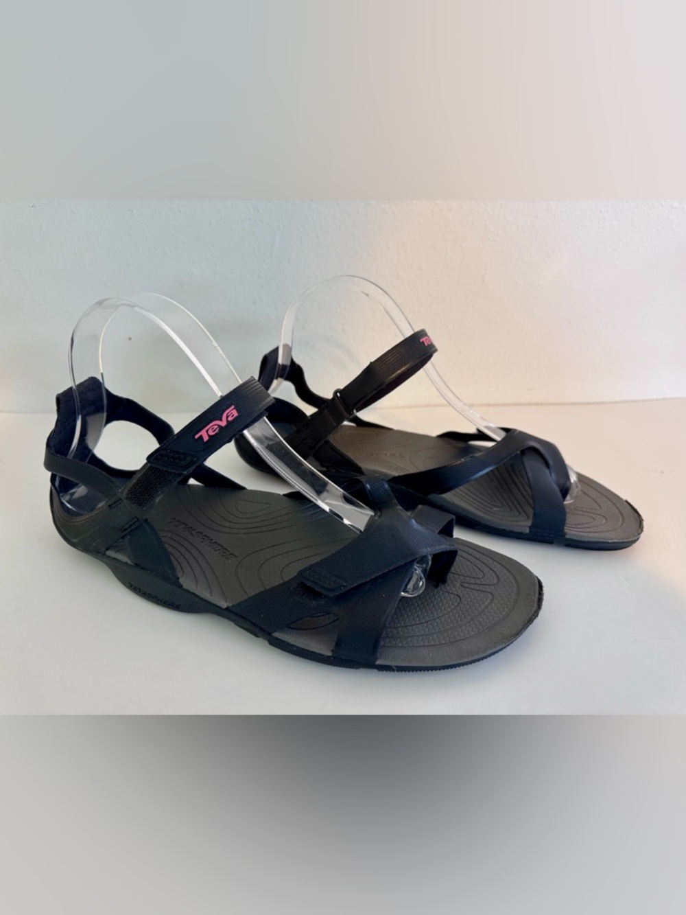 Teva Black Strappy Sandal with Pink Logo Accent Comfy Outdoor Women’s 9.5